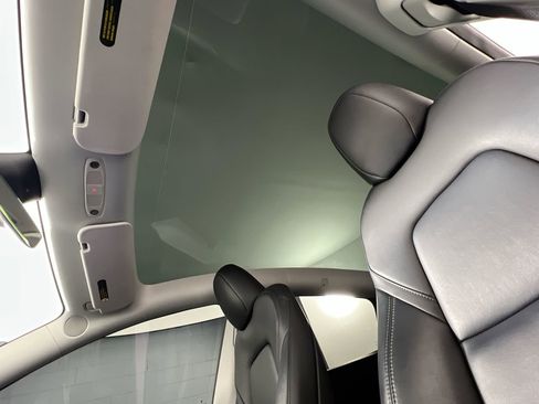 Used 2023 Tesla Model Y Performance image 21