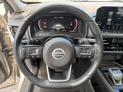 Used 2021 Nissan Rogue Platinum FWD image 28
