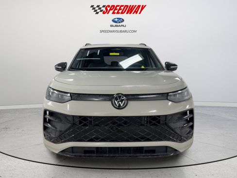 New 2026 Volkswagen Tiguan SE R-Line AWD/4WD image 2