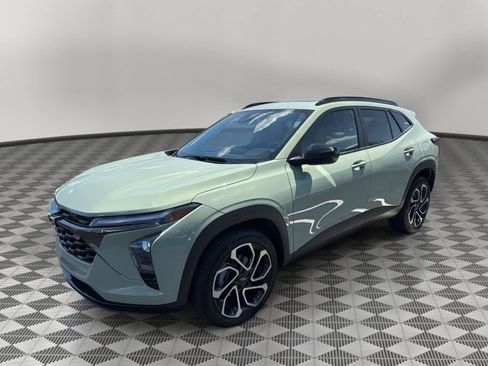 Used 2024 Chevrolet Trax RS w/ Sunroof Package image 7