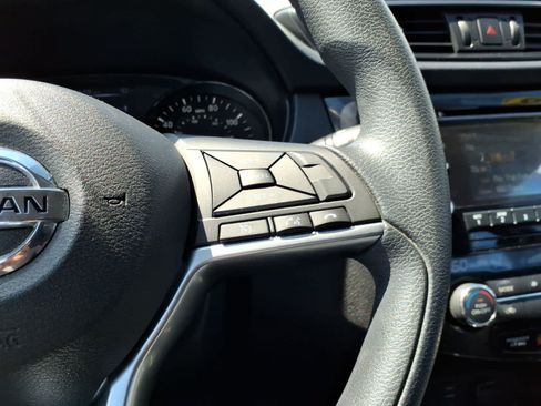Certified 2018 Nissan Rogue Sport SV AWD/4WD image 22
