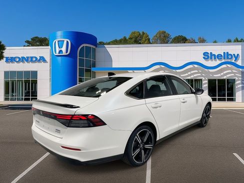 Used 2024 Honda Accord Sport image 8