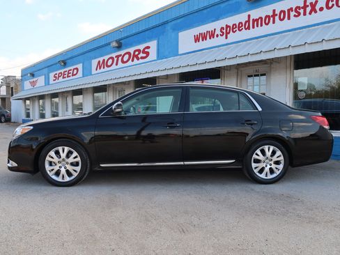 Used 2011 Toyota Avalon image 3