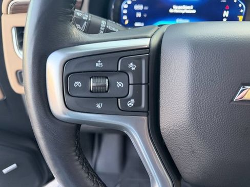 Used 2023 Chevrolet Suburban Premier AWD/4WD image 23
