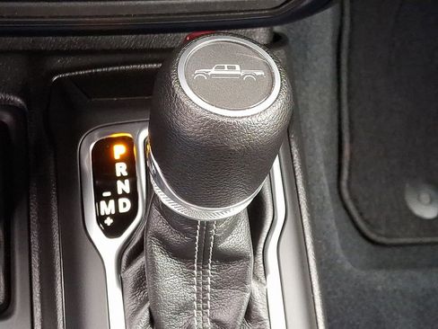 Used 2024 Jeep Gladiator Sport image 17