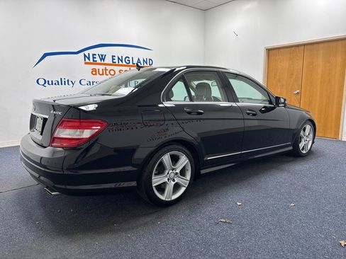 Used 2011 Mercedes-Benz C 300 4MATIC Sedan image 3