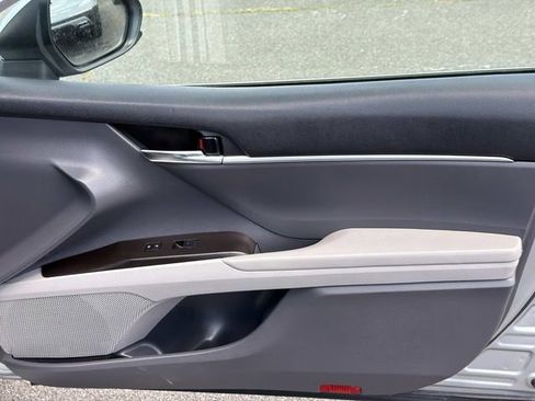 Used 2022 Toyota Camry LE FWD image 8