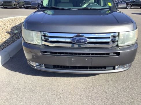 Used 2009 Ford Flex SEL image 2