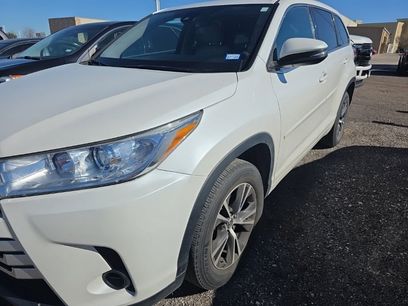 Used 2018 Toyota Highlander LE