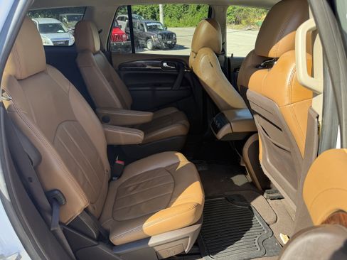 Used 2017 Buick Enclave Leather FWD image 10