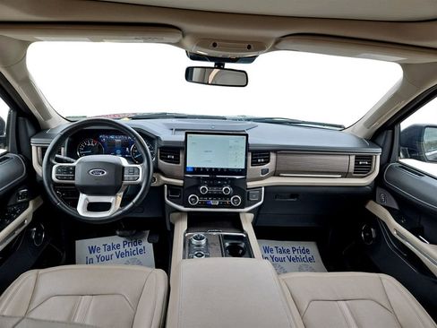 Used 2024 Ford Expedition Limited image 13
