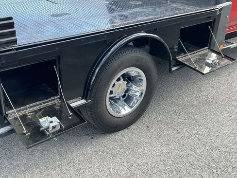 Used 2024 Chevrolet Silverado 3500 LT w/ Convenience Package image 16