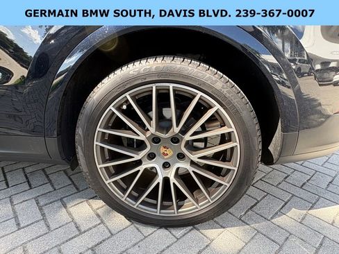 Used 2022 Porsche Cayenne S Platinum image 15