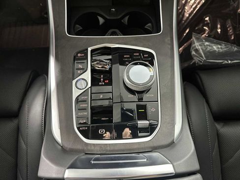 New 2026 BMW X5 xDrive50e w/ Executive Package image 17