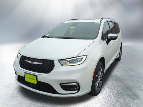 New 2026 Chrysler Pacifica Pinnacle w/ Trailer Tow Group image 2