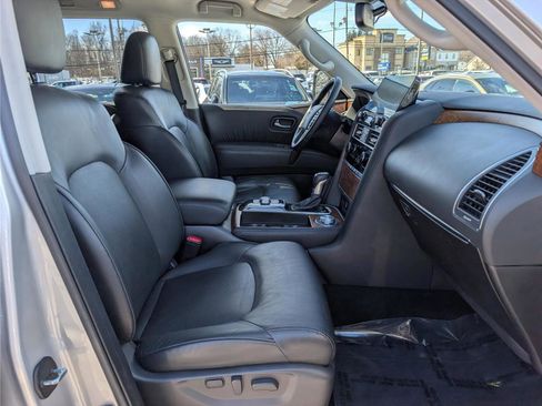 Used 2024 Nissan Armada SL w/ Captain's Chairs Package image 12
