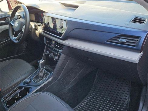 Used 2024 Volkswagen Taos SE image 21