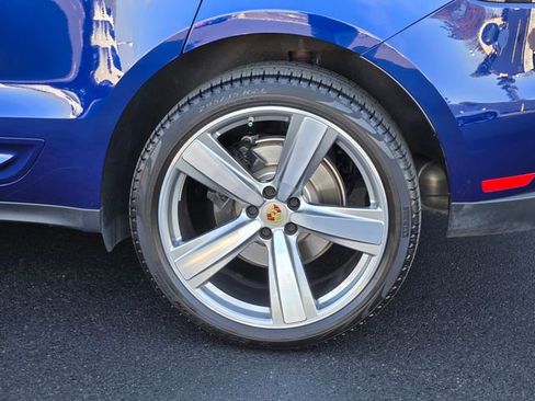Used 2025 Porsche Macan image 11