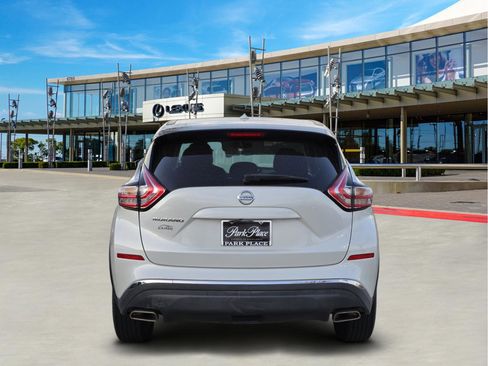 Used 2015 Nissan Murano S image 4