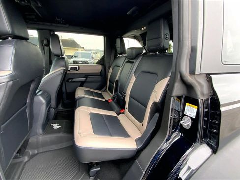 Certified 2024 Ford Bronco Wildtrak AWD/4WD image 20