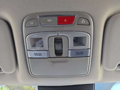 Used 2025 Kia Telluride S FWD image 19