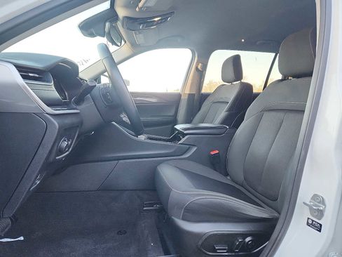 Used 2021 Jeep Grand Cherokee L Laredo w/ Luxury Tech Group I image 13