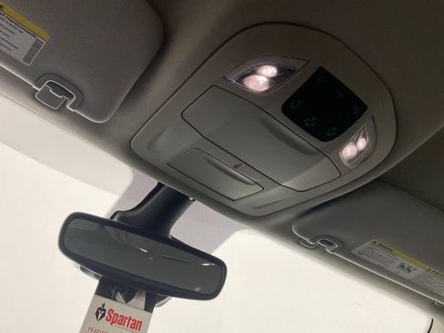 Used 2024 Chrysler Pacifica Touring-L FWD image 25