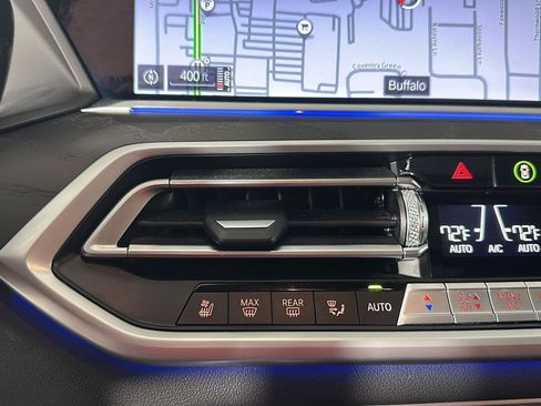 Used 2022 BMW X7 xDrive40i w/ Executive Package AWD/4WD image 17