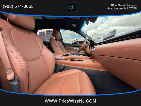 Used 2022 Genesis GV70 2.5T w/ Advanced Package image 21