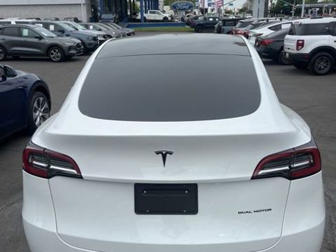 Used 2022 Tesla Model Y Long Range image 12
