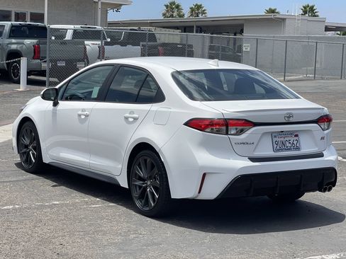Used 2025 Toyota Corolla SE FWD image 4
