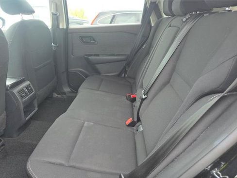 Used 2023 Nissan Rogue S FWD image 8