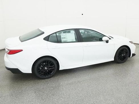 New 2026 Toyota Camry SE image 10