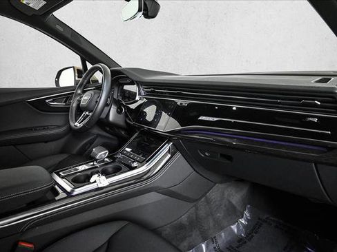Certified 2025 Audi Q7 2.0T Premium Plus image 24