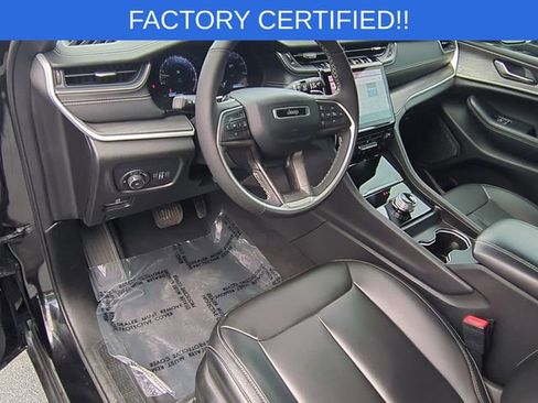 Certified 2025 Jeep Grand Cherokee L Limited w/ Black Appearance Package image 12