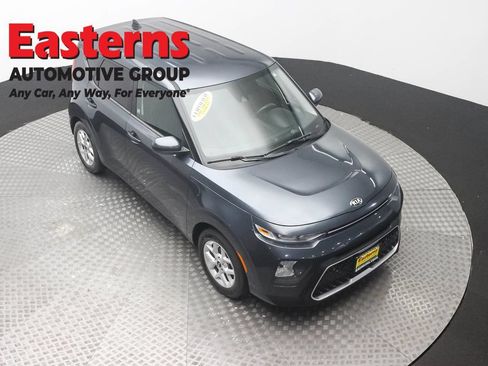 Used 2020 Kia Soul S FWD image 3