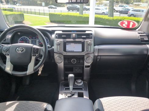 Used 2015 Toyota 4Runner SR5 image 28