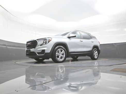 Used 2022 GMC Terrain SLE w/ Driver Convenience Package AWD/4WD image 11