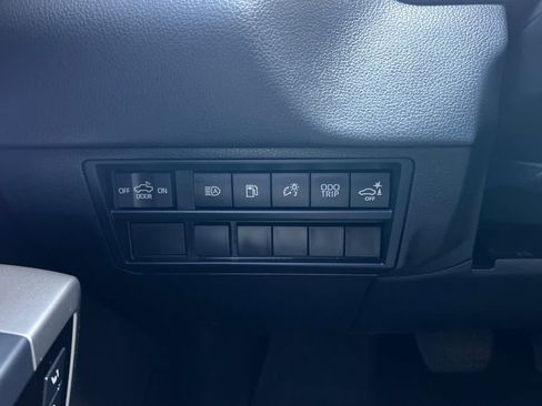 Used 2024 Toyota Tundra Limited AWD/4WD image 32