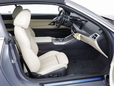 New 2026 BMW 430i xDrive Convertible w/ Driving Assistance Package image 18