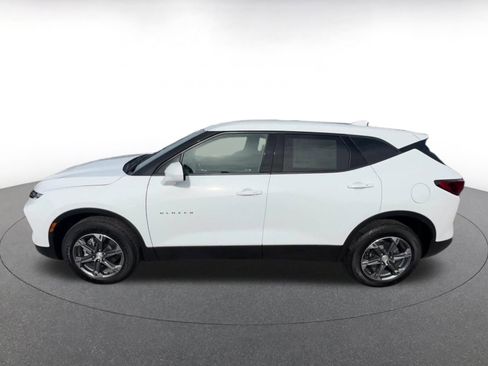 Used 2025 Chevrolet Blazer LT image 9