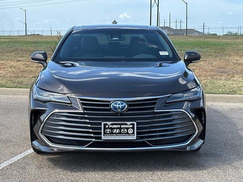 Used 2020 Toyota Avalon Limited w/ Advanced Safety Package FWD image 3
