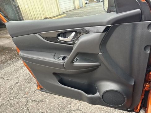 Used 2017 Nissan Rogue Sport SL w/ SL Premium Package image 25