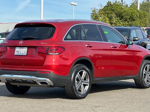 Used 2021 Mercedes-Benz GLC 300 4MATIC image 2