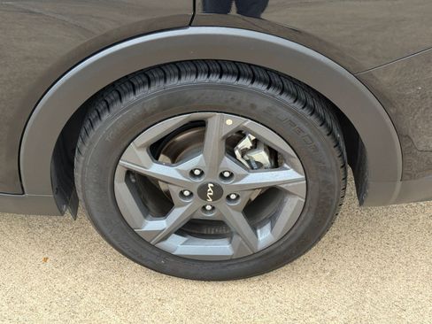 Used 2025 Kia K4 LXS image 31