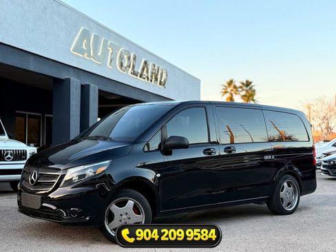 Used 2018 Mercedes-Benz Metris Passenger image 33