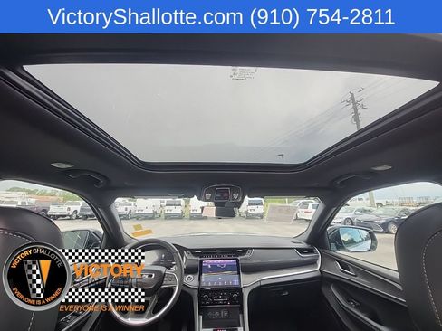 Certified 2025 Jeep Grand Cherokee Limited w/ Luxury Tech Group II AWD/4WD image 6