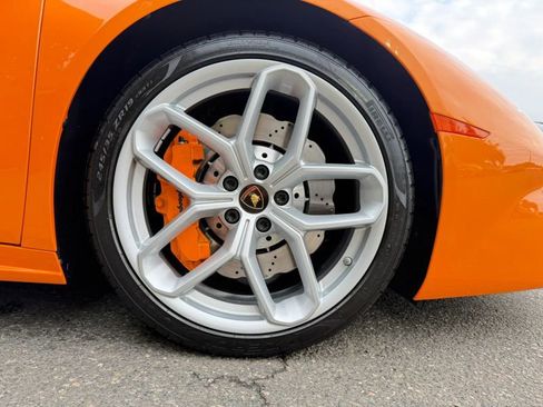Used 2019 Lamborghini Huracan LP 580-2 RWD image 23