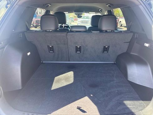 Used 2025 Chevrolet Equinox LT w/ Convenience Package II image 24