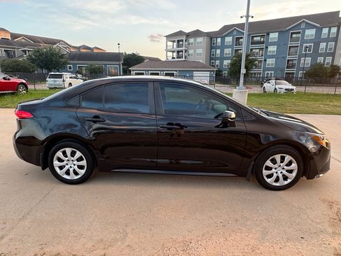 Used 2024 Toyota Corolla LE FWD image 9